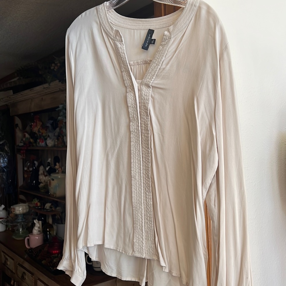 Women’s blouse , Spense , xl , looks like it runs small.